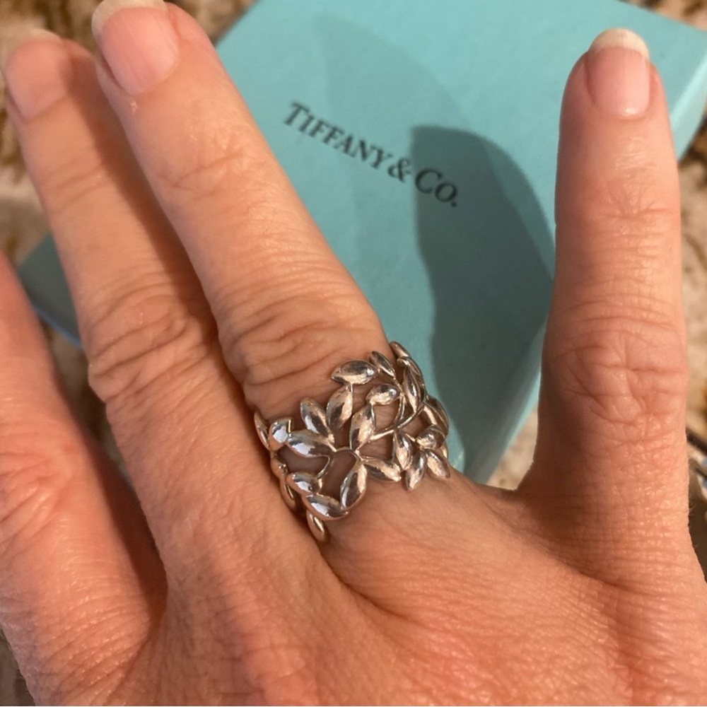 Tiffany Paloma Picasso-Elegant Sterling Silver Olive Leaf Ring - Size 6 - Picture 2 of 3